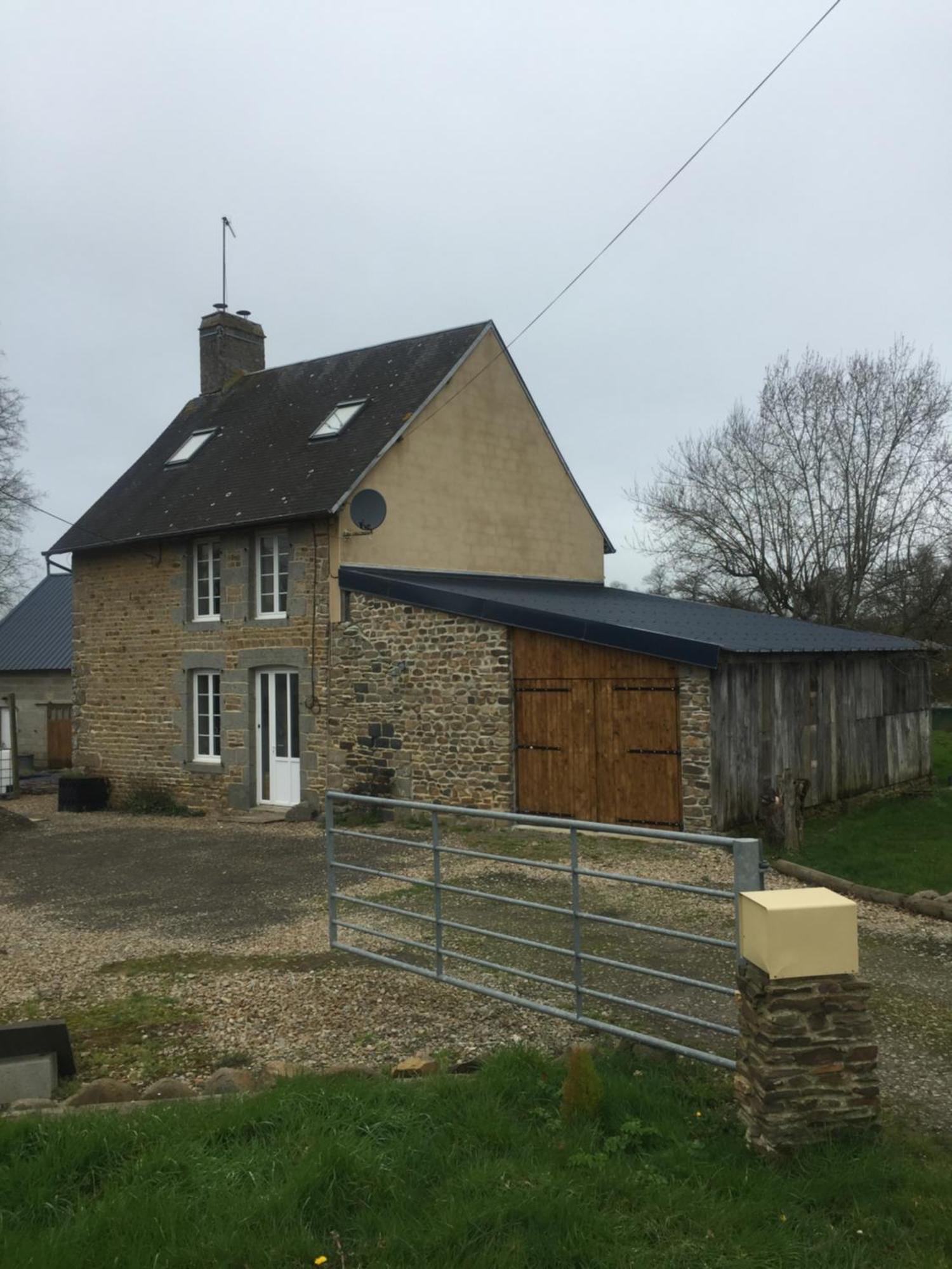 Spacious, Rustic Studio Space For 2 Persons Saint-Cyr-du-Bailleul Buitenkant foto